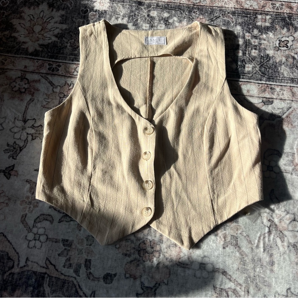 Sage Beige Sleeveless Button-Up Women's Top Vest